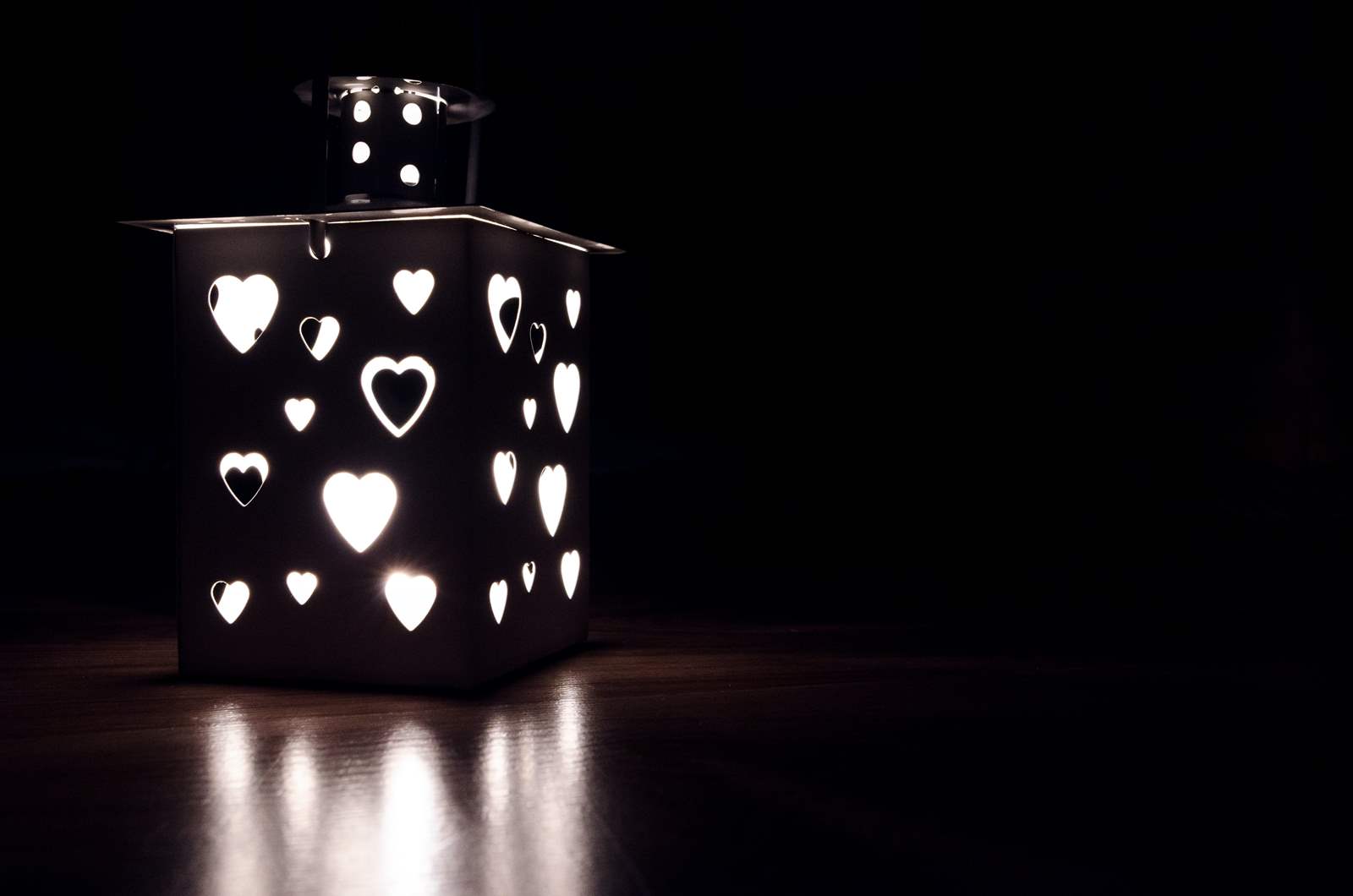 Designerskie lampy - sposób na interesujące wnętrze